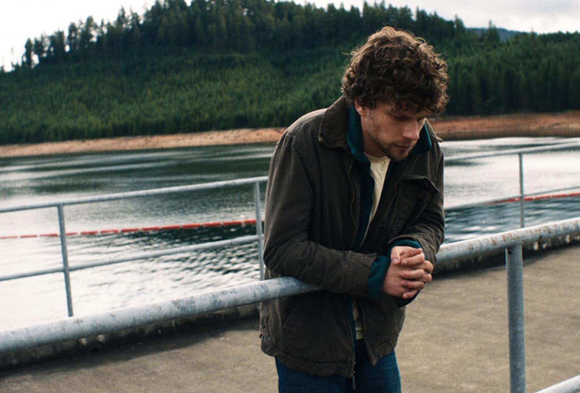 Night-Moves,-by-Kelly-Reichardt,-2013-min