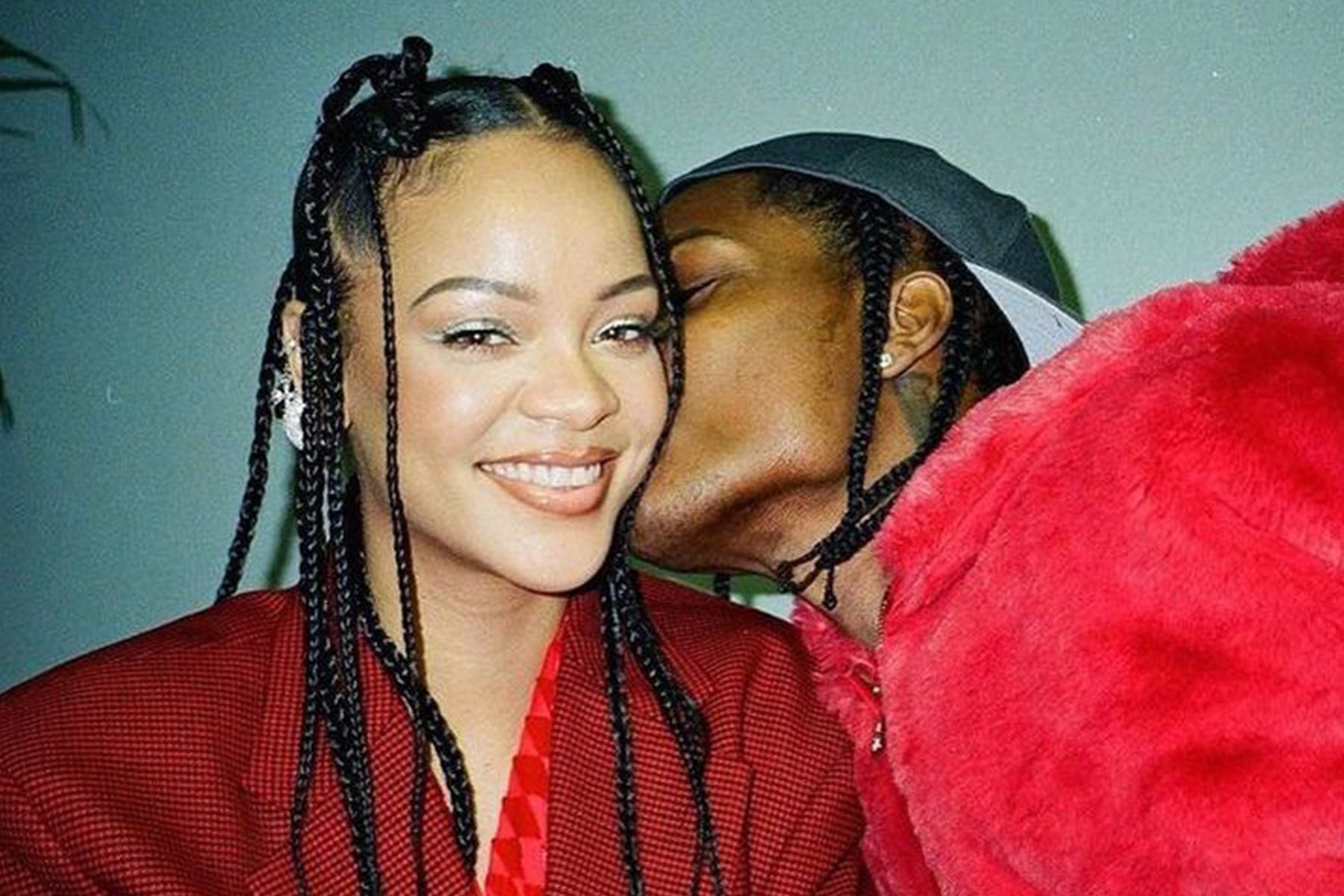 Twitter reacts to Rihanna's pregnancy news in all of the best ways